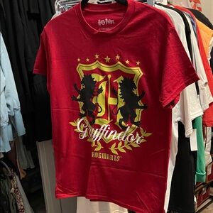 Warner Bros. Gryffindor Hogwarts T-Shirt - Red and Gold